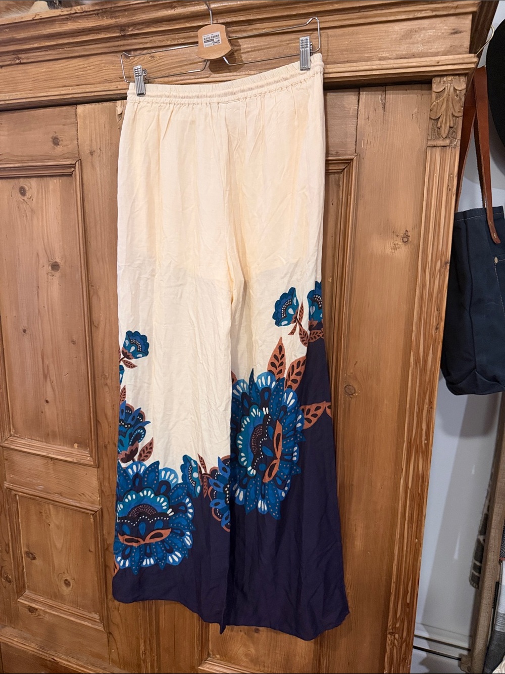 Farm Rio Printed Pants - Picture 8 of 9